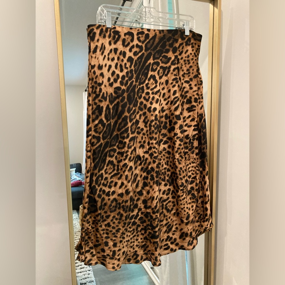 Forever 21 Leopard midi skirt Size 2X